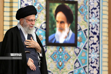 سخنرانی رهبر انقلاب در اجتماع زائران و مجاوران حرم رضوی