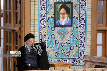 سخنرانی رهبر انقلاب در اجتماع زائران و مجاوران حرم رضوی