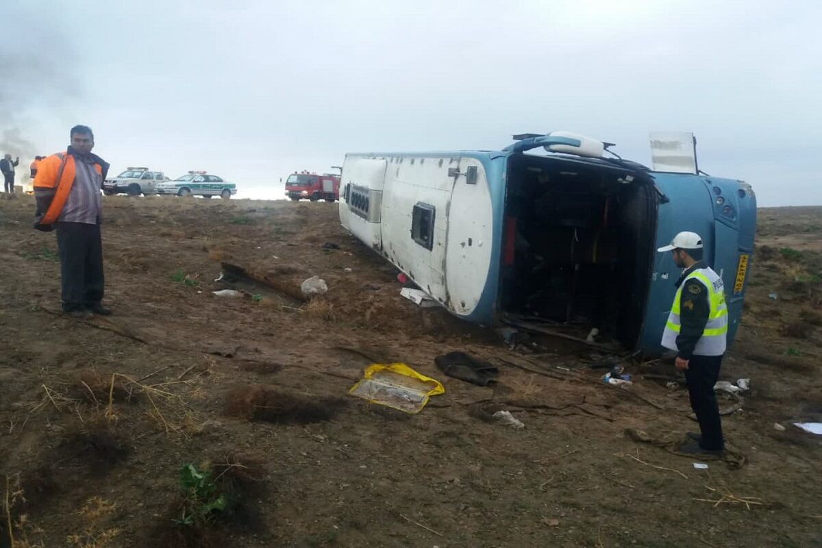 واژگونی اتوبوس در خراسان جنوبی کشته داد
