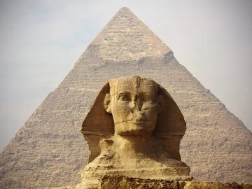 Pyramid-of-Khafre-and the-Great-Sphinx-Egypt.jpg