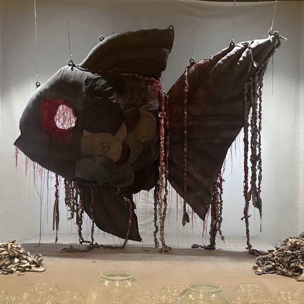 زنها و قرمزها در نبرد با کپیتالیسم