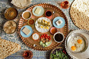 اینفوگرافیک | با کدام مواد غذایی در ماه رمضان دیرتر گرسنه می‌شویم؟