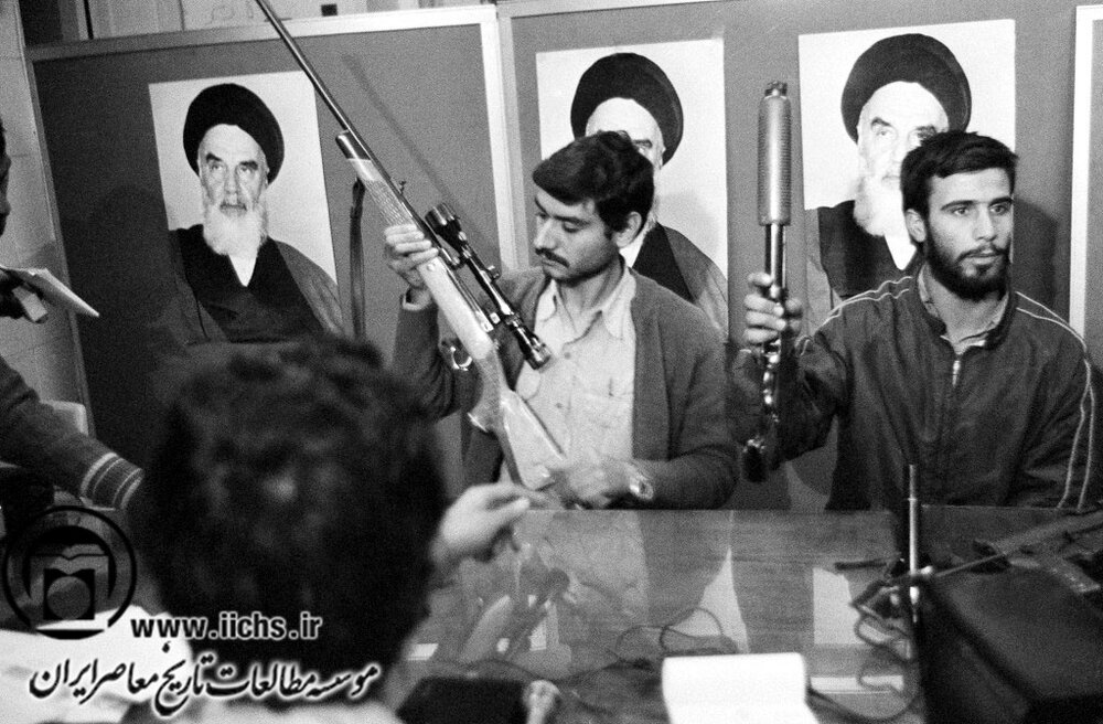 ابراهیم اصغرزاده با اسلحه دوربیندار +عکس