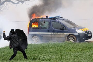 تصاویر | مردم یک روستا قربانی خشونت پلیس فرانسه