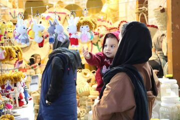 گردشگران نوروزی نیمه اول تعطیلات عید به ۷۰۰ هزار نفر رسید