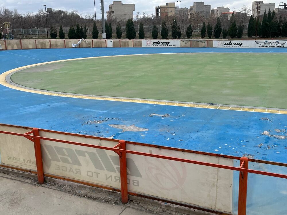عکس | وضعیت نابسامان پیست اسکیت ورزشگاه امام خمینی اراک!