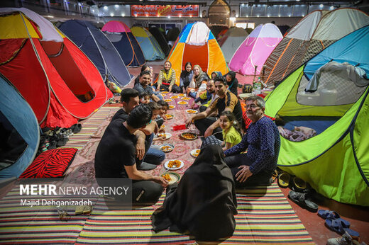 «گرانی» کام مسافران نوروزی را تلخ کرد / دشواری اسکان در سرما و باران