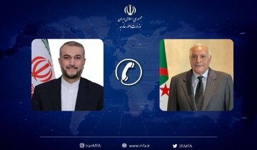 ايران والجزائر تؤكدان على استمرار التعاون الوثيق في المحافل الإقليمية والدولية