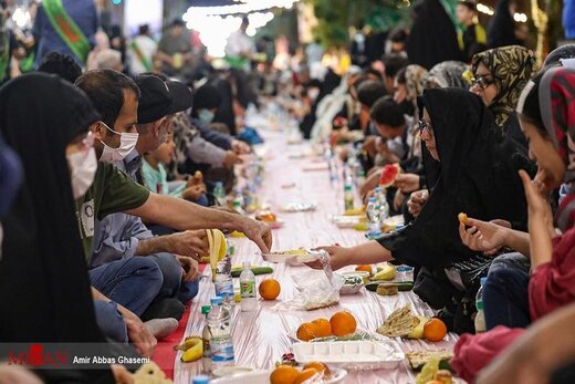 غذاهایی که نباید در افطار و سحر بخوریم / چند توصیه برای رفع تشنگی در ماه مبارک رمضان