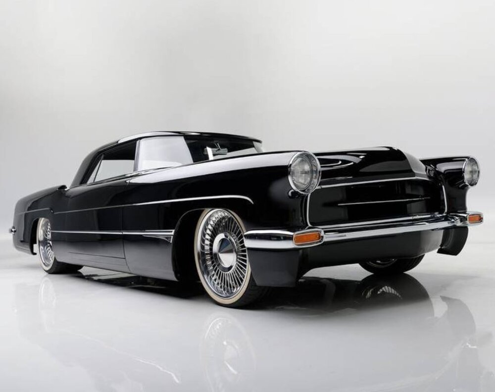 قدرت باورنکردنی ماشینی با طراحی ۷۰ سال پیش / عکس