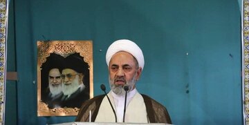 ادبیات تند امام جمعه رفسنجان علیه مدیران استانی: اگر عرضه مبارزه با بی‌حجابی را ندارید ما اقدام می‌کنیم/ اماکن تاریخی را پلمپ می‌کنیم!