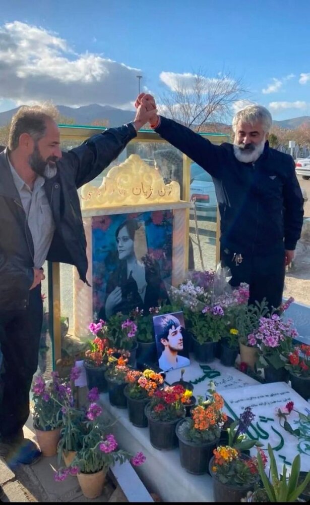 روزنامه ایران: پدر مهسا امینی با پدر قاتل شهید عجمیان آشنا شد/ پدر مهسا عامل اغتشاشات سال گذشته بود + عکس