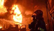 ببینید | آتش سوزی مهیب در انبار مواد شیمیایی در هامبورگ آلمان