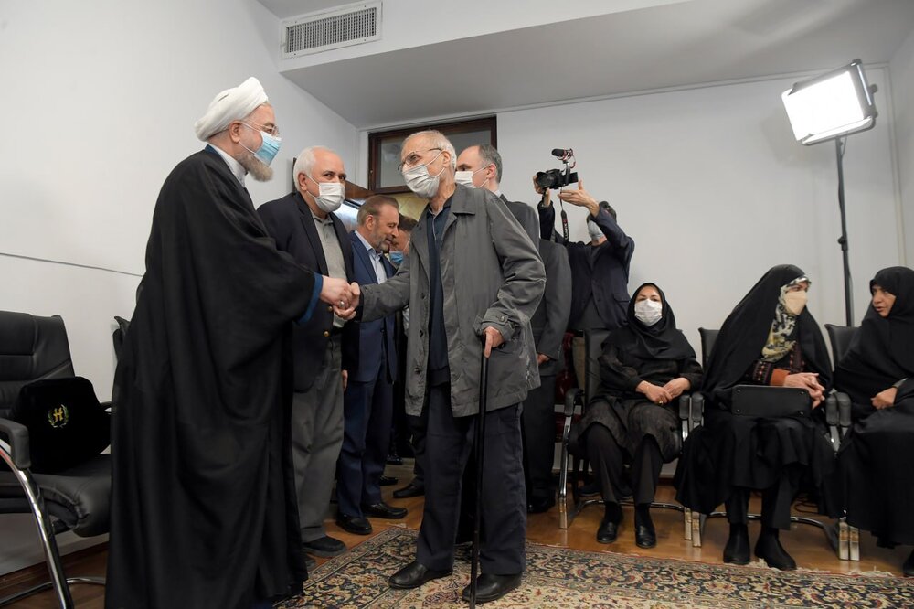 دیدار نوروزی روحانی با اهالی سیاست و فرهنگ + عکس‌ها