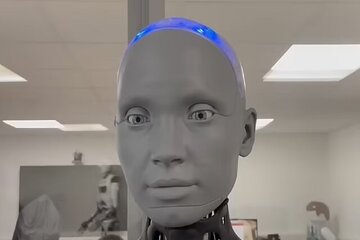 غمگین‌ترین روز زندگی ربات انسان‌نمای «آمکا»/ وقتی فهمید نمی‌تواند عاشق شود! / فیلم