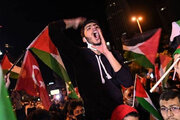ببینید | تجمع مردم ترکیه مقابل سفارت رژیم صهیونیستی