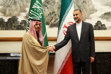 امیرعبداللهیان در دیدار با وزیر امور خارجه عربستان:‌ آمریکا در کنار رژیم صهیونیستی علیه ملت فلسطین ایستاده است
