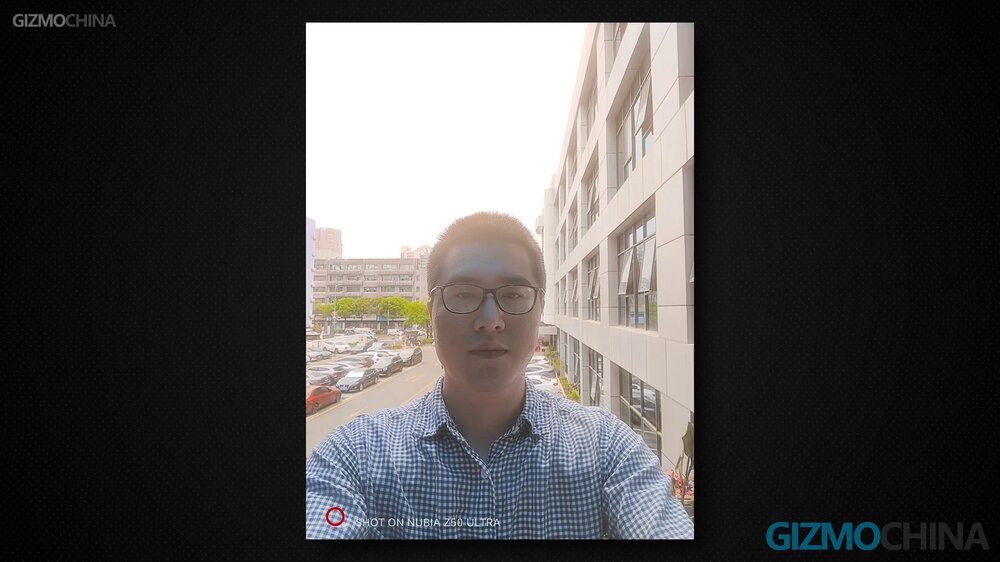 تلفنهمراهی که مردان عاشق آن میشوند!/ عکس