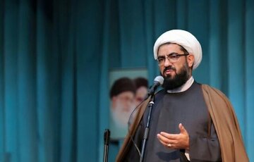 خطیب جمعه همدان: کجای اسلام گفته شده مردم باید برای ازدواج، خرید خانه و خودرو ، «وام» بگیرند؟ / گرفتن وام و تسهیلات،«مکروه» است