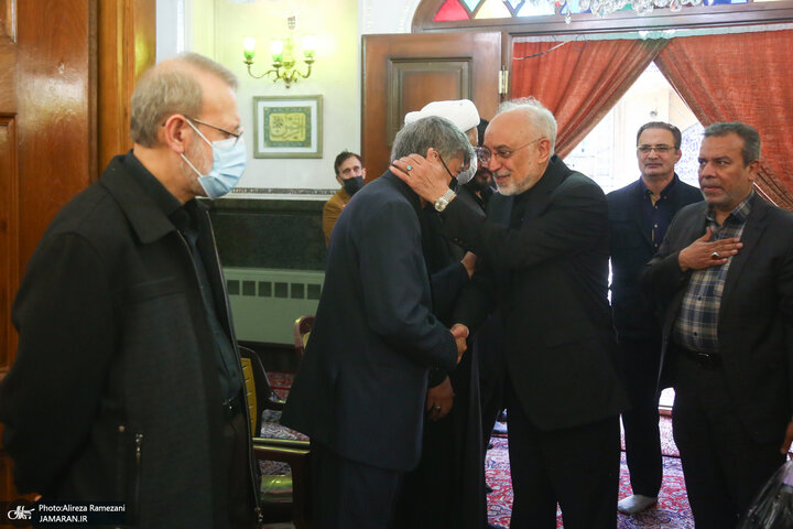 تصاویر | حسن روحانی، لاریجانی و چهرههای مطرح اصولگرا در مراسم ختم همسر شهید مطهری 17