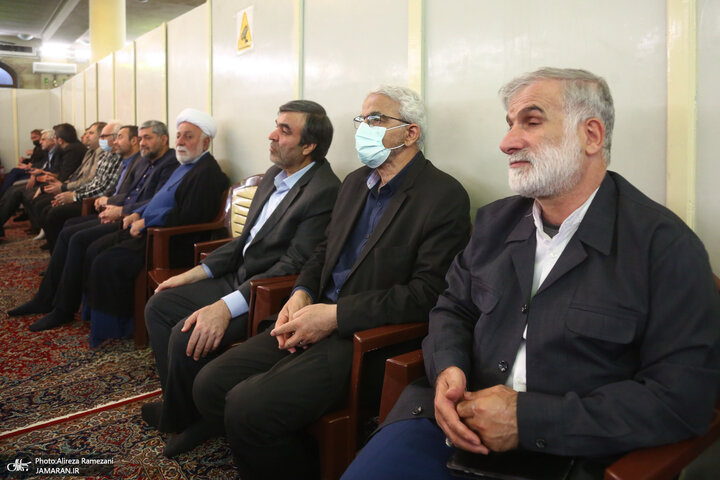 تصاویر | حسن روحانی، لاریجانی و چهرههای مطرح اصولگرا در مراسم ختم همسر شهید مطهری 18