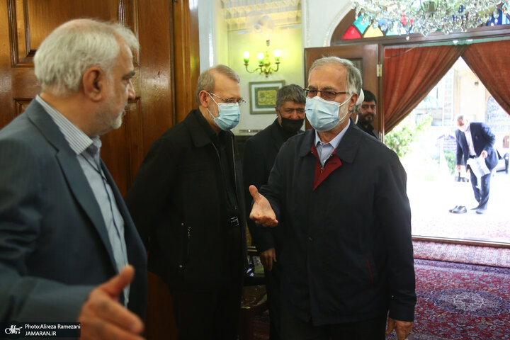 تصاویر | حسن روحانی، لاریجانی و چهرههای مطرح اصولگرا در مراسم ختم همسر شهید مطهری 23