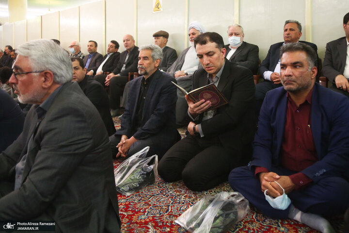 تصاویر | حسن روحانی، لاریجانی و چهرههای مطرح اصولگرا در مراسم ختم همسر شهید مطهری 25