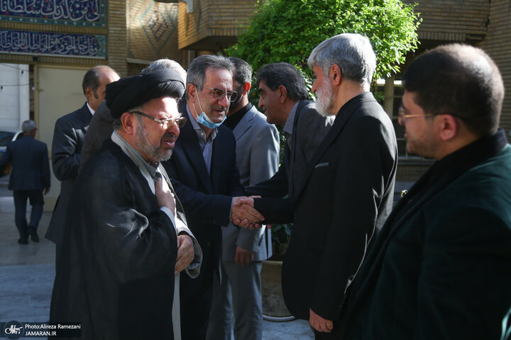 تصاویر | حسن روحانی، لاریجانی و چهرههای مطرح اصولگرا در مراسم ختم همسر شهید مطهری 26