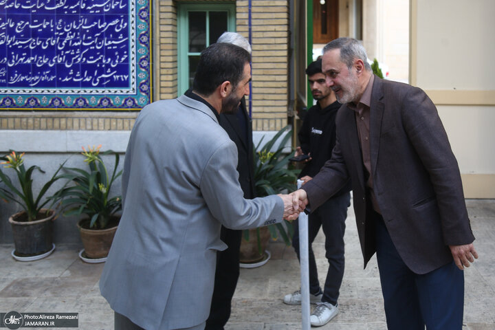 تصاویر | حسن روحانی، لاریجانی و چهرههای مطرح اصولگرا در مراسم ختم همسر شهید مطهری 30