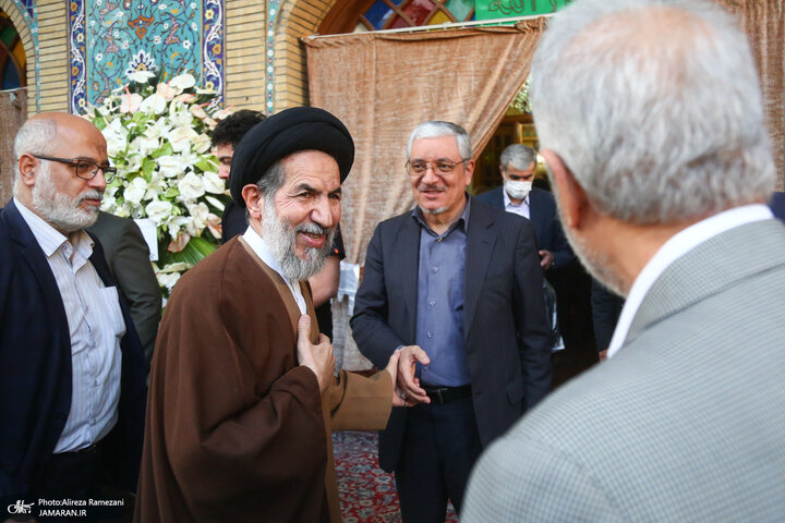 تصاویر | حسن روحانی، لاریجانی و چهرههای مطرح اصولگرا در مراسم ختم همسر شهید مطهری 33