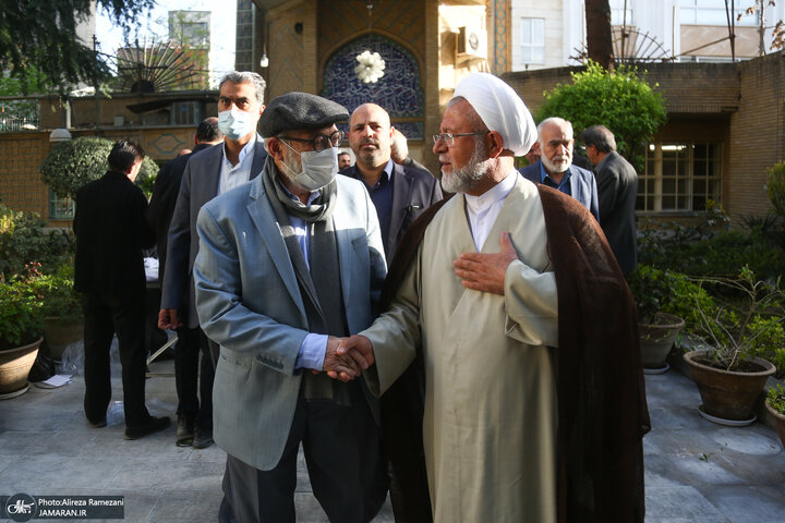 تصاویر | حسن روحانی، لاریجانی و چهرههای مطرح اصولگرا در مراسم ختم همسر شهید مطهری 43