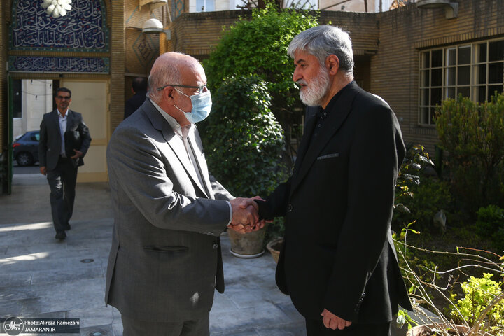 تصاویر | حسن روحانی، لاریجانی و چهرههای مطرح اصولگرا در مراسم ختم همسر شهید مطهری 42