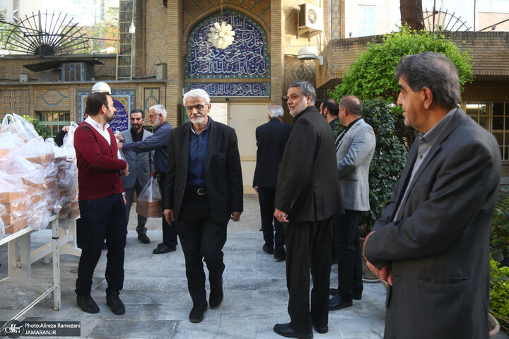 تصاویر | حسن روحانی، لاریجانی و چهرههای مطرح اصولگرا در مراسم ختم همسر شهید مطهری 46