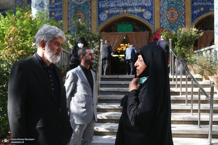 تصاویر | حسن روحانی، لاریجانی و چهره‌های مطرح اصولگرا در مراسم ختم همسر شهید مطهری 47