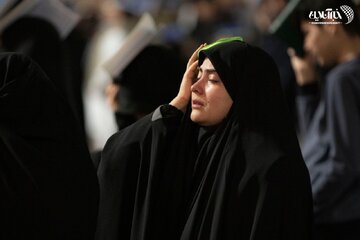 شب احیا در حرم امام رضا