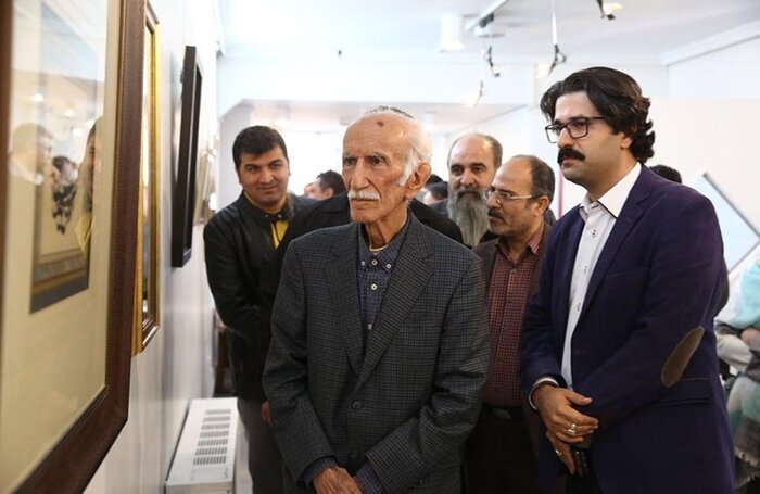 جایگزینی برای جلیل شهناز و محمدرضا شجریان نیست اما خوشنویسی فرق دارد 2