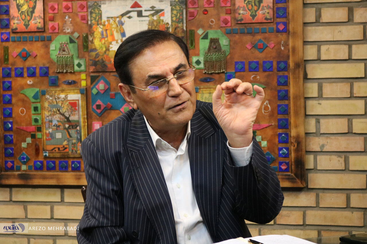 عدم رعایت قواعد تشریفات منافع ملی را مخدوش میکند/ دهه شصت حتی اسم تشریفات را هم دوست نداشتند!