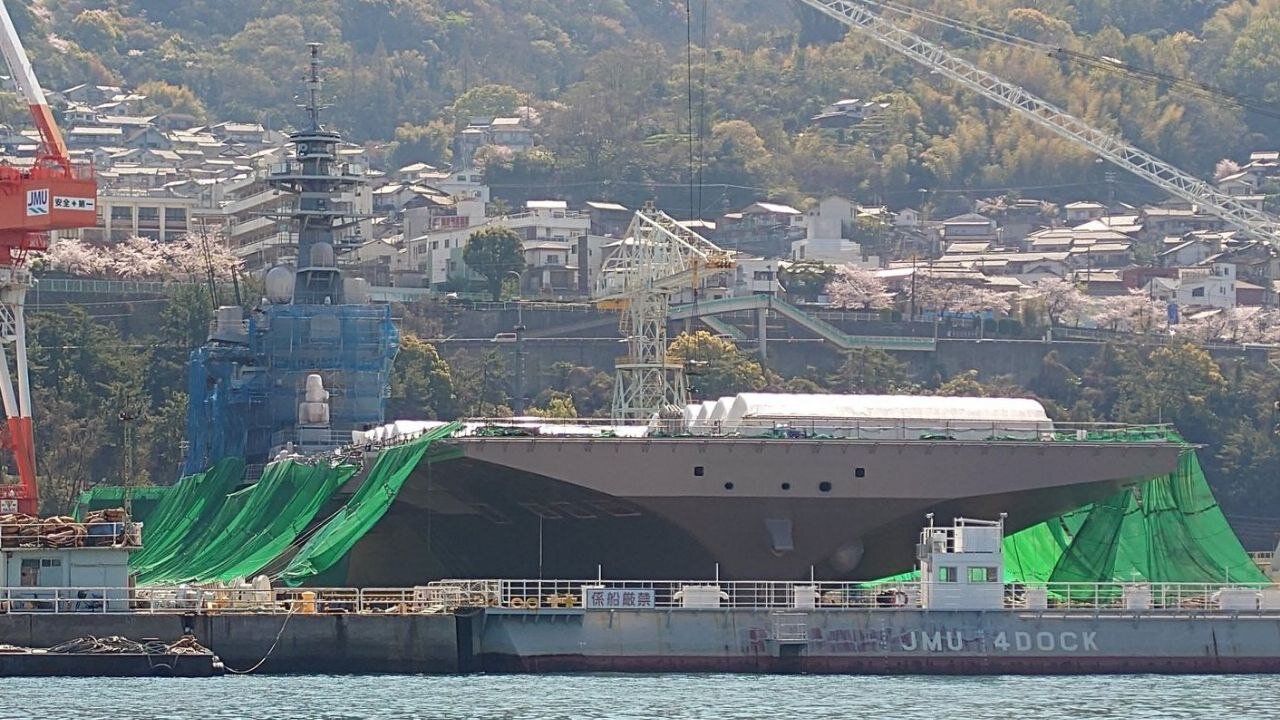 تکنیک عجیب ژاپنی ها / ناو هلی کوپتر بر آماده فرود اف 35 آمریکایی شد! / عکس