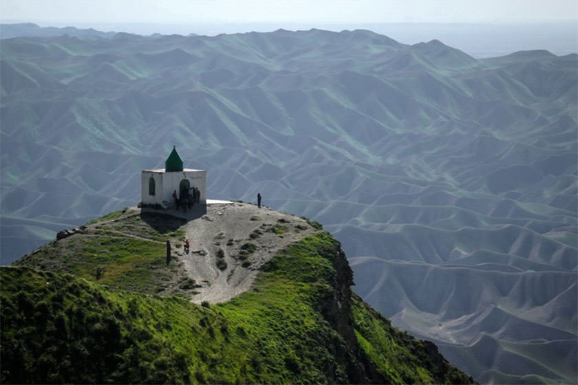 قبرستانی عجیب با مقبرههای مرموز؛ سفر به این منطقه دیدنی را از دست ندهید