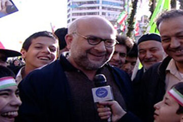 عکس | آقای دوربینی در صف اول تشییع پیکر عماد افروغ!