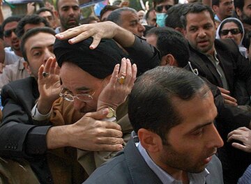 ناگفتههای تلاش عضو «تیم محافظان» برای «ترور خاتمی» / واکنش «مرجع تقلید» به درخواست «اجازه» او چه بود؟