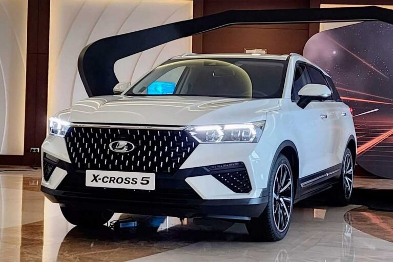 عکس | خودرویی که لادا روسیه را دست به دامن چینیها کرد!