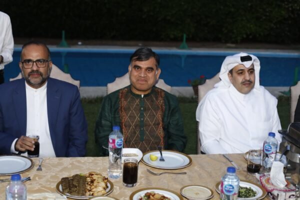 حضور نماینده عربستان در ضیافت دفتر حفاظت منافع ایران در قاهره/عکس