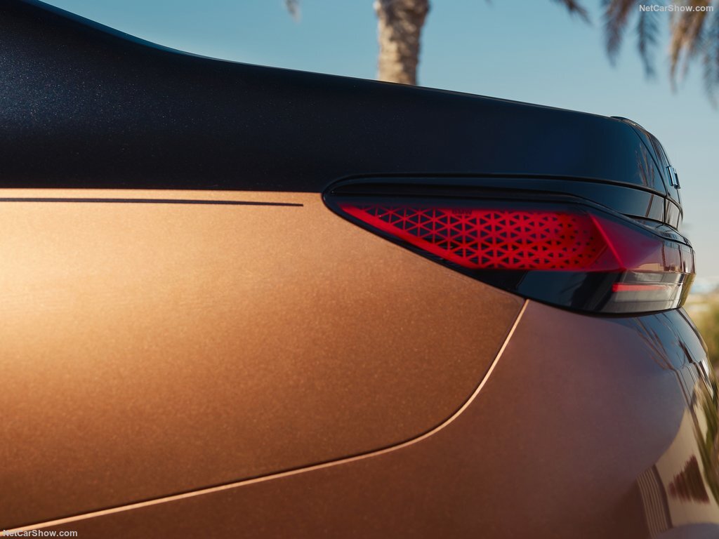 قدرتمندترین بیامو برقی، جایگزینی برای غولهای ۱۲ سیلندر / عکس