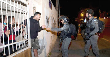 افشاگری الجزیره در گزارش دلهره‌آور حمله وحشیانه اسرائیلیها به خانه های مردم فلسطین