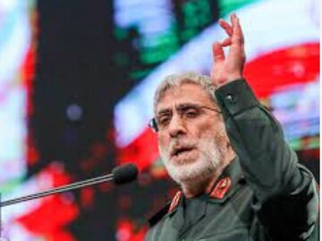 عکس دیدهنشده از «جراحت چشم» فرمانده سپاه قدس در جنگ عکس دیدهنشده از «جراحت چشم» فرمانده سپاه قدس در جنگ