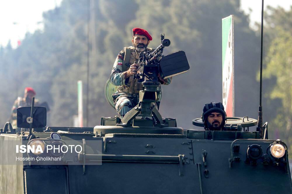  گزارش تصویری از مراسم رژه «روز ارتش» 
 

