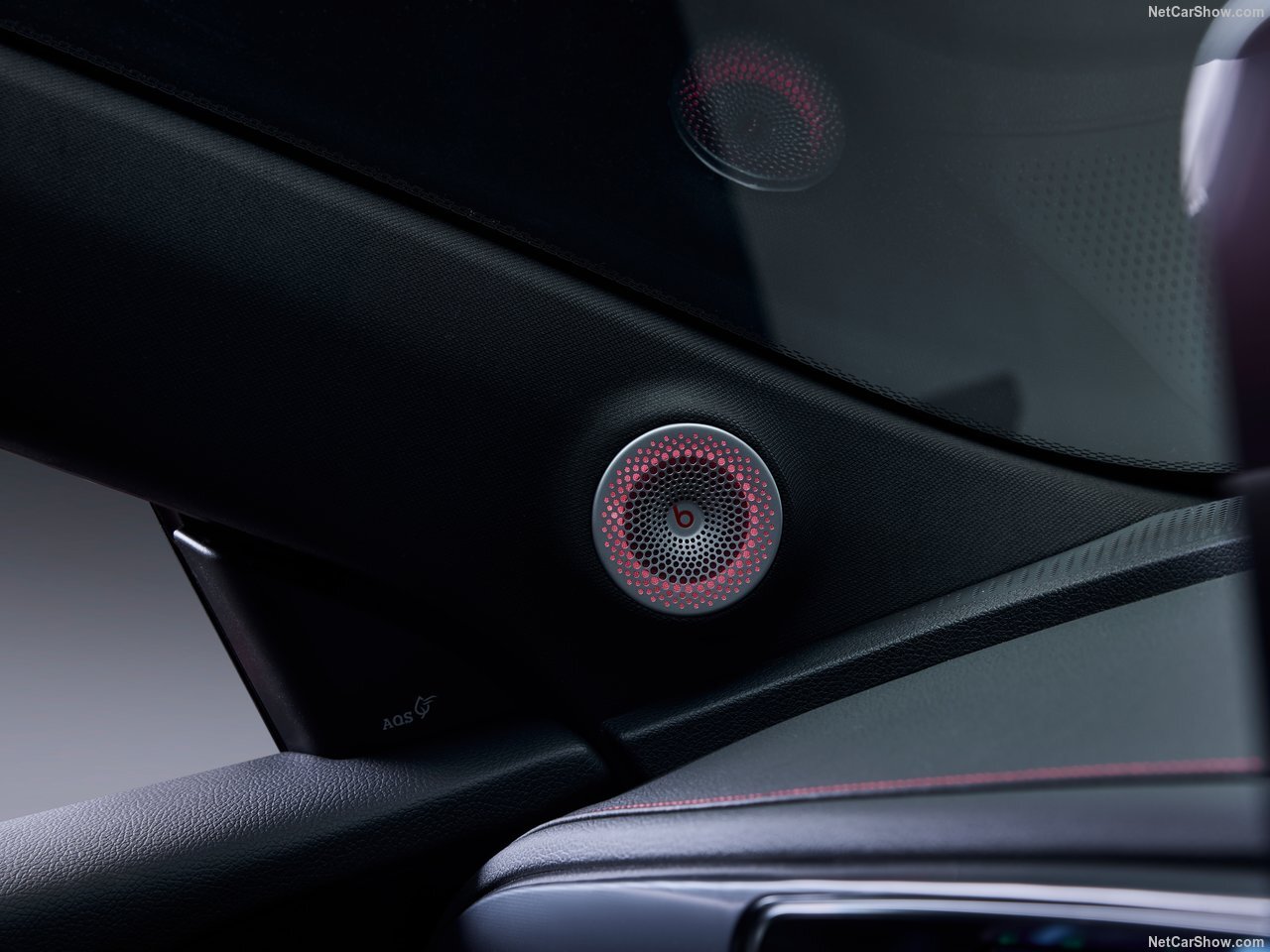 تولد فرزند جدید بنز و جیلی در چین/ اولین کوپه اسپرت و کاربردی دنیا / عکس