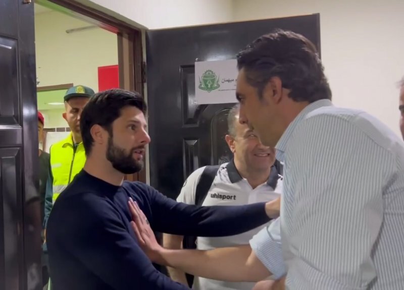 ببینید | رحمتی در دوئل انگلیسی با سرمربی نساجی: تنکیو، تنکیو، تنکیو