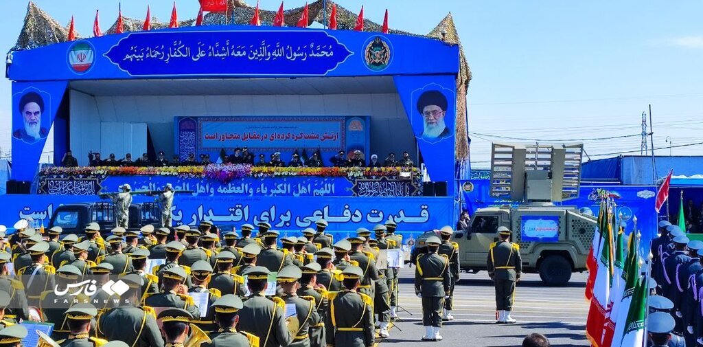 رونمایی از «سامانه راداری ضدریزپرندهها» پیشرفته در رژه روز ارتش + ویژگیهای فنی و عکس